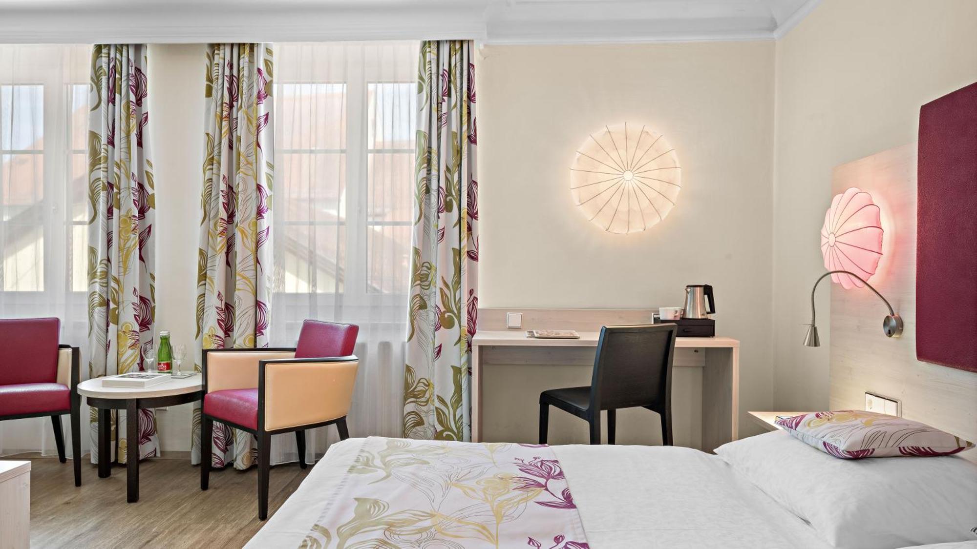 Ambiance Hotel - Braunau - Simbach ブラウナウ・アム・イン エクステリア 写真