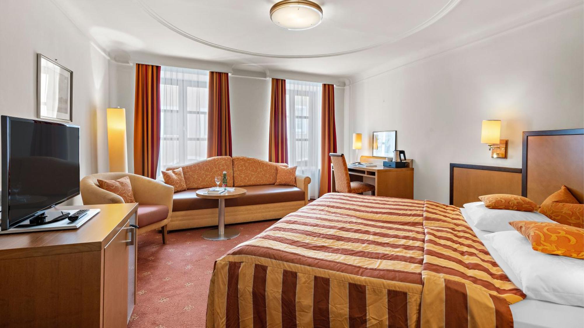 Ambiance Hotel - Braunau - Simbach ブラウナウ・アム・イン エクステリア 写真